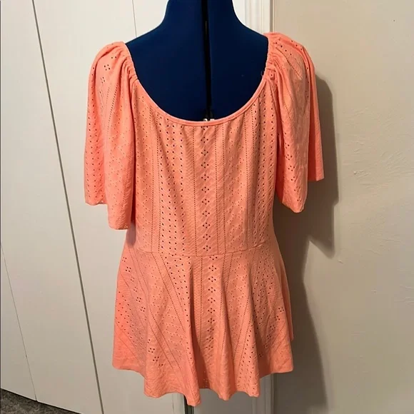 Pink/Peach Flutter Sleeve Tie Front Peplum Blouse Eyelet Material 2X - Picture 3 of 11